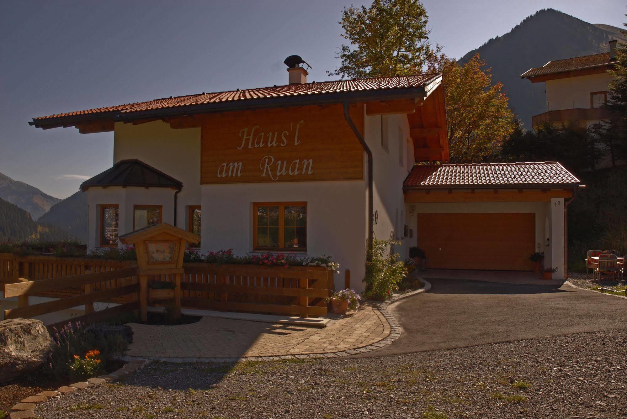 Aparthotel Haeus'L Am Ruan Berwang Esterno foto