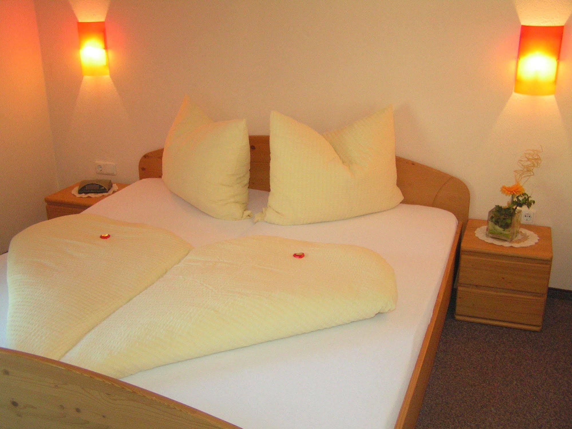 Aparthotel Haeus'L Am Ruan Berwang Esterno foto